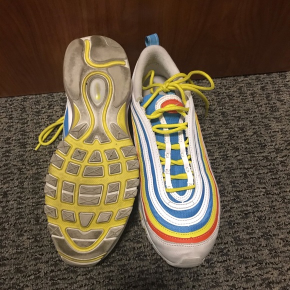 Shoes - Picture 2 of 3